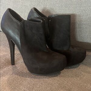 Olsenboye Black Ankle Boots with platform